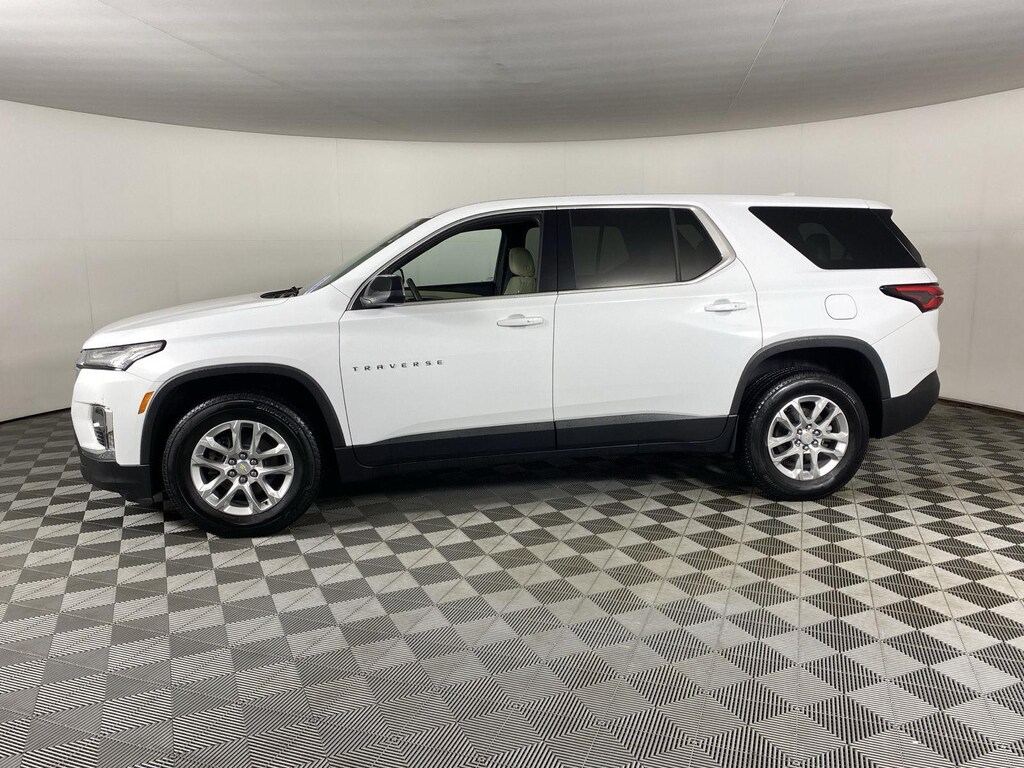 Used 2023 Chevrolet Traverse UV