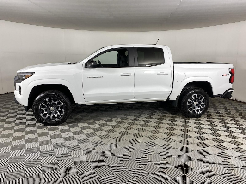 Used 2023 Chevrolet Colorado 4WD LT Truck