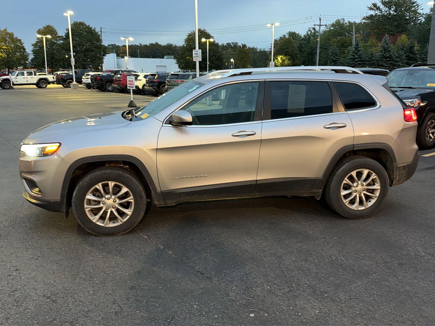 Used 2019 Jeep Cherokee Latitude SUV