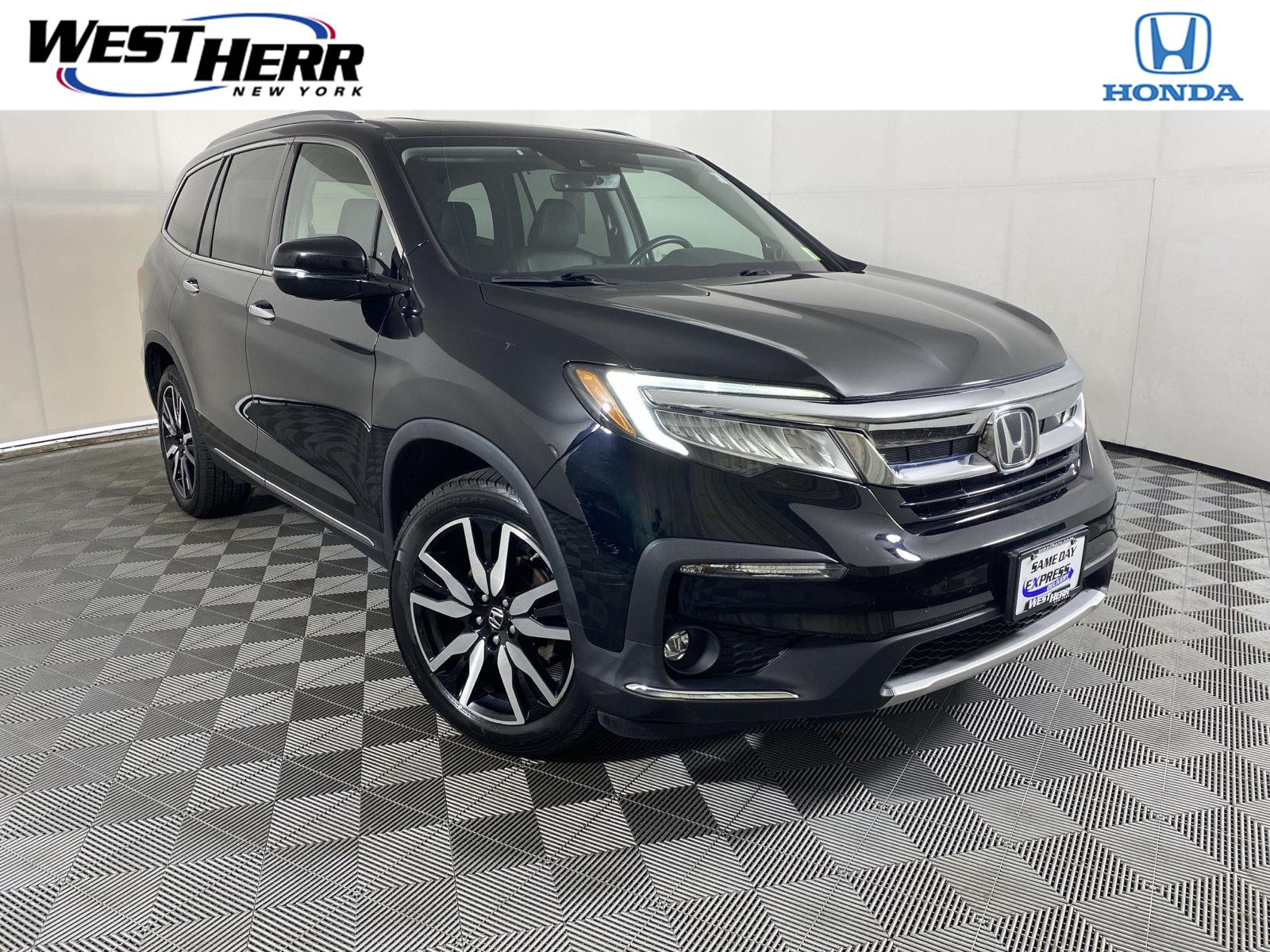Used 2022 Honda Pilot Touring w/Rear Captains Chairs SUV