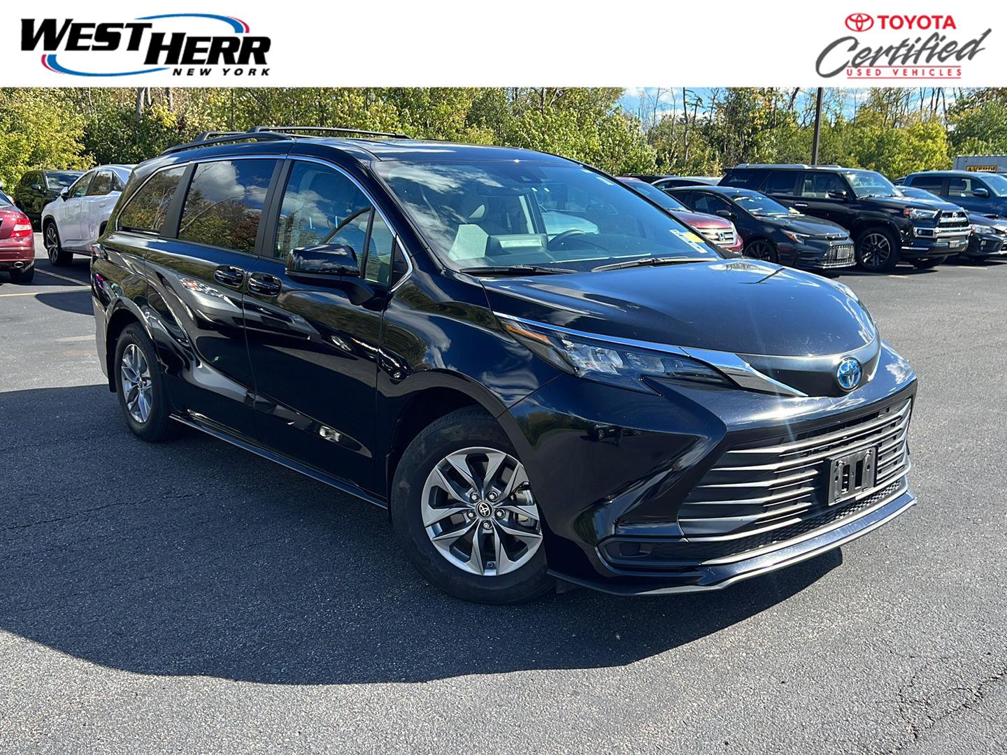 Certified 2024 Toyota Sienna LE 8-Passenger Van