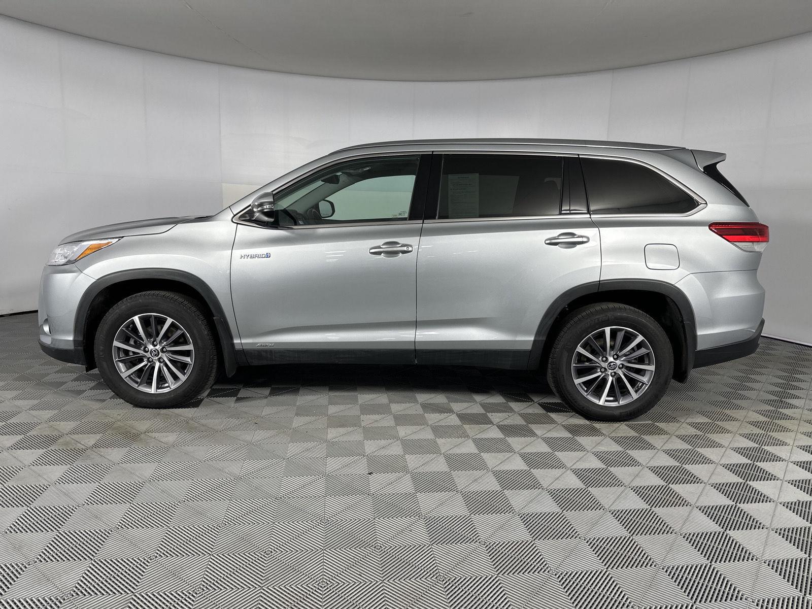Used 2019 Toyota Highlander Hybrid XLE SUV