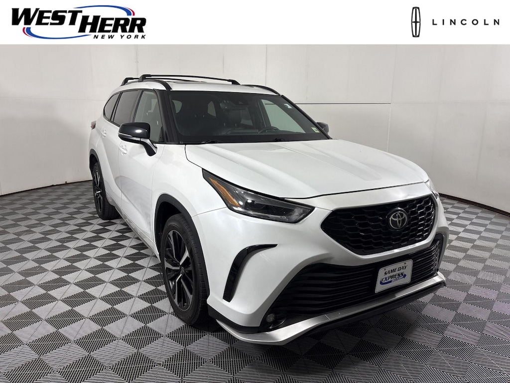 Used 2022 Toyota Highlander XSE SUV