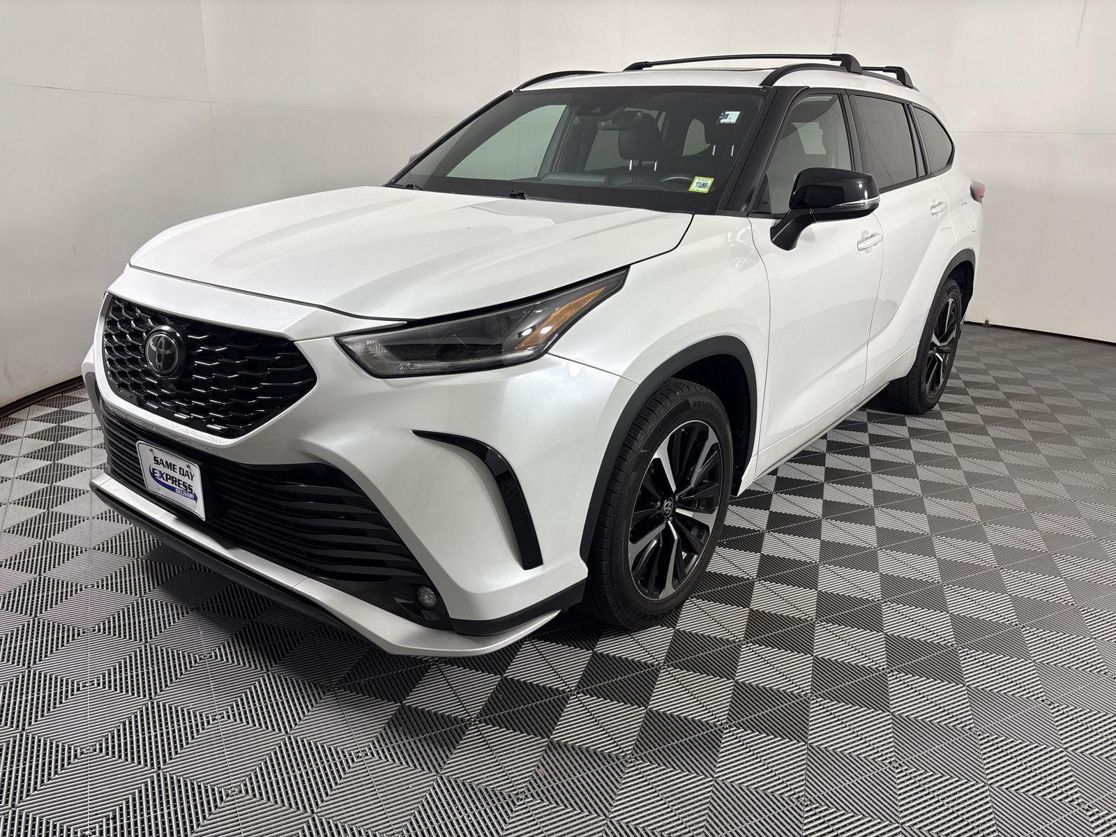Used 2022 Toyota Highlander XSE SUV