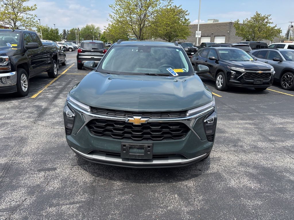 Used 2025 Chevrolet Trax LT SUV