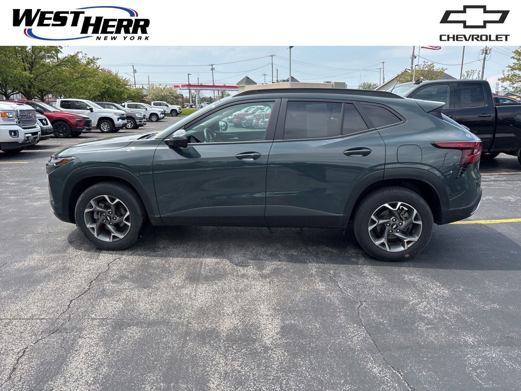 Used 2025 Chevrolet Trax LT SUV