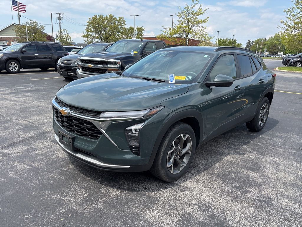 Used 2025 Chevrolet Trax LT SUV