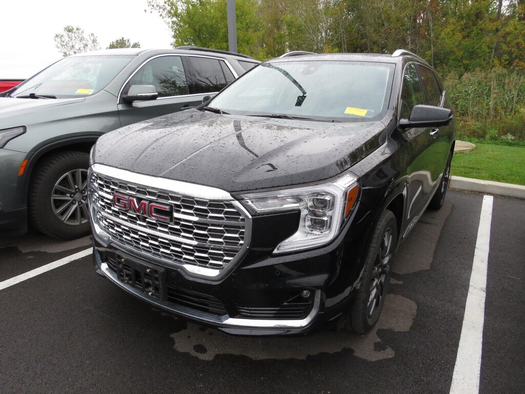 Used 2024 GMC Terrain Denali SUV