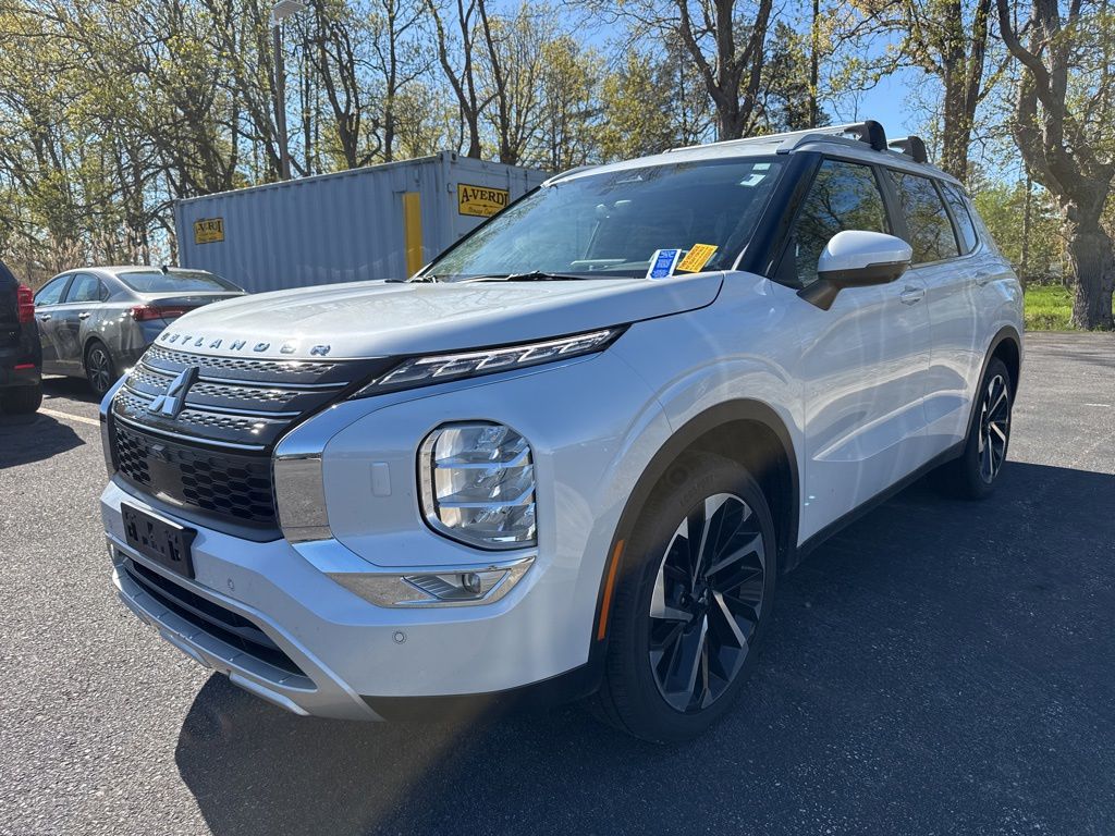 Used 2023 Mitsubishi Outlander SE SUV