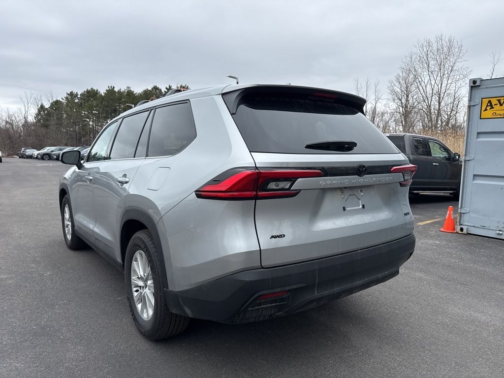 Used 2024 Toyota Grand Highlander XLE SUV