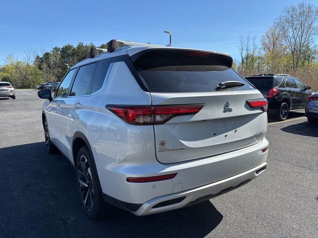 Used 2023 Mitsubishi Outlander SE SUV
