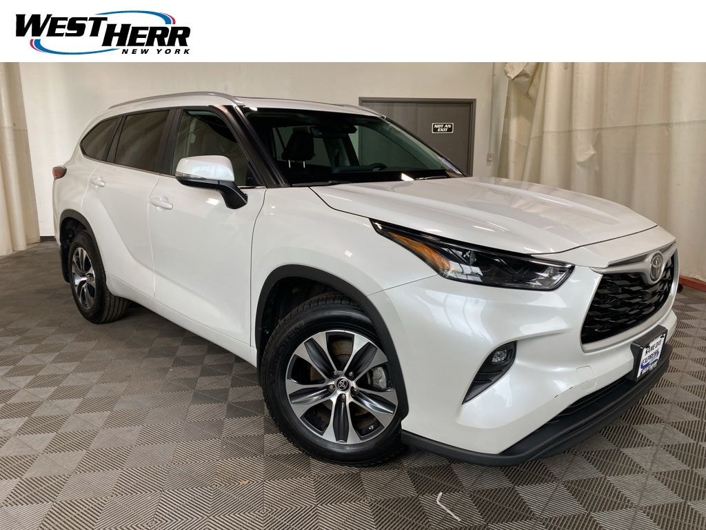 Used 2023 Toyota Highlander XLE SUV