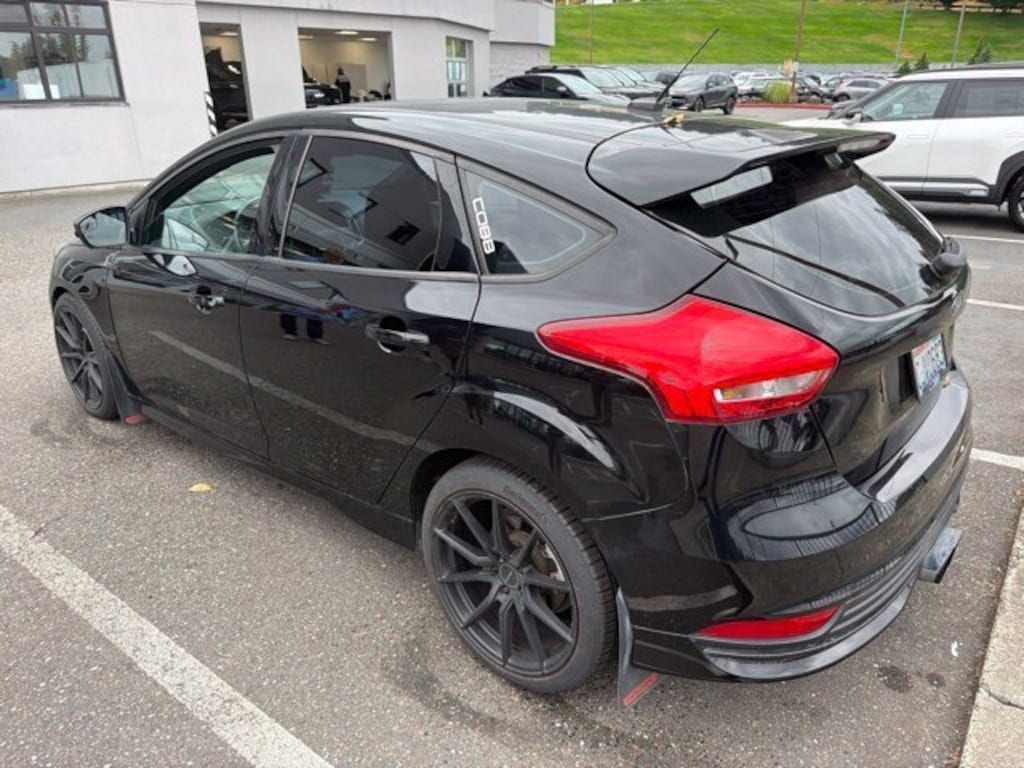 Used 2017 Ford Focus ST ST Hatchback