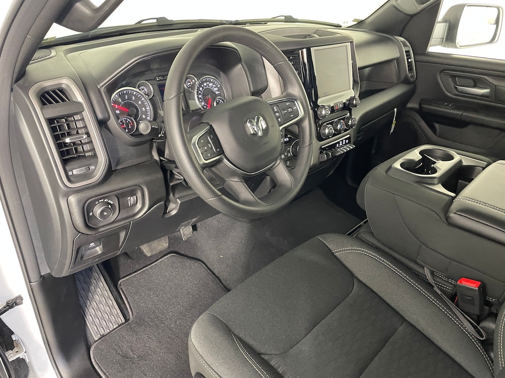 New 2026 Ram 1500 TRADESMAN CREW CAB 4X4 5'7 BOX Pickup