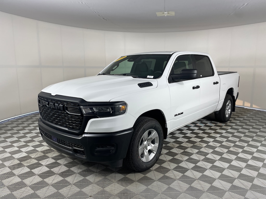 New 2026 Ram 1500 TRADESMAN CREW CAB 4X4 5'7 BOX Pickup