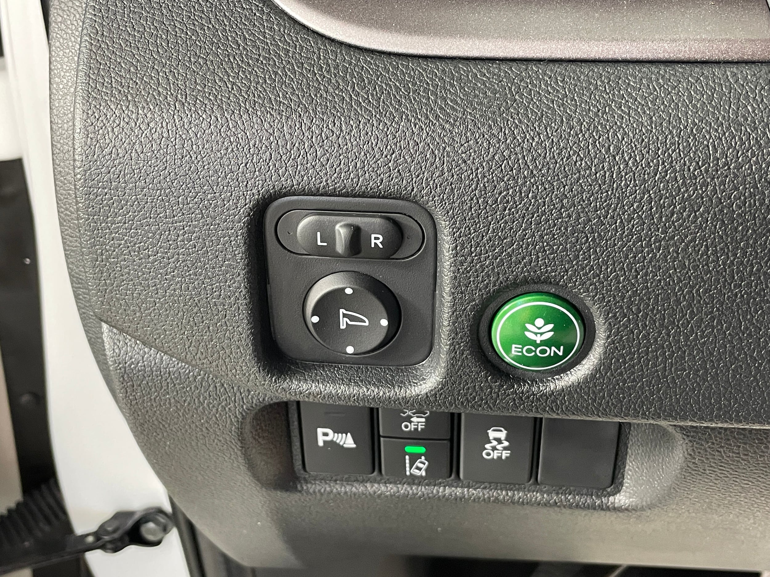 2025 Honda Passport EX-L - Photo 15