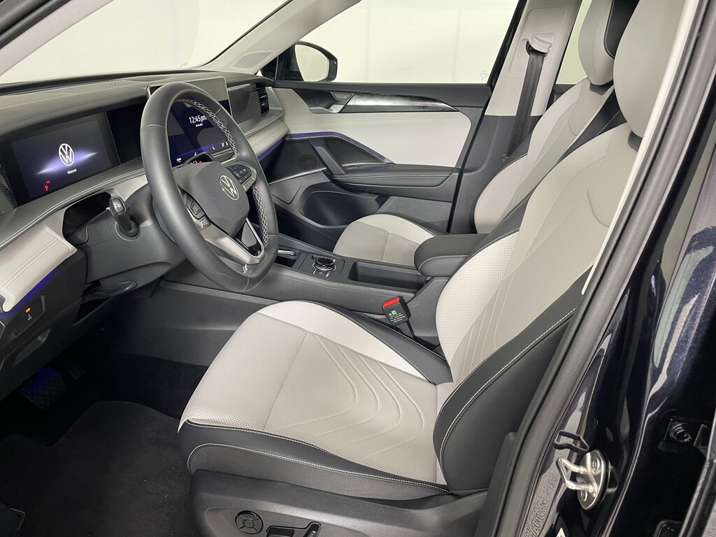 Used 2025 Volkswagen Tiguan 2.0T SE SUV
