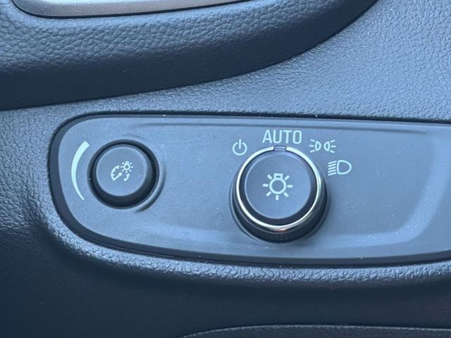 2018 Chevrolet Trax LS - Photo 30