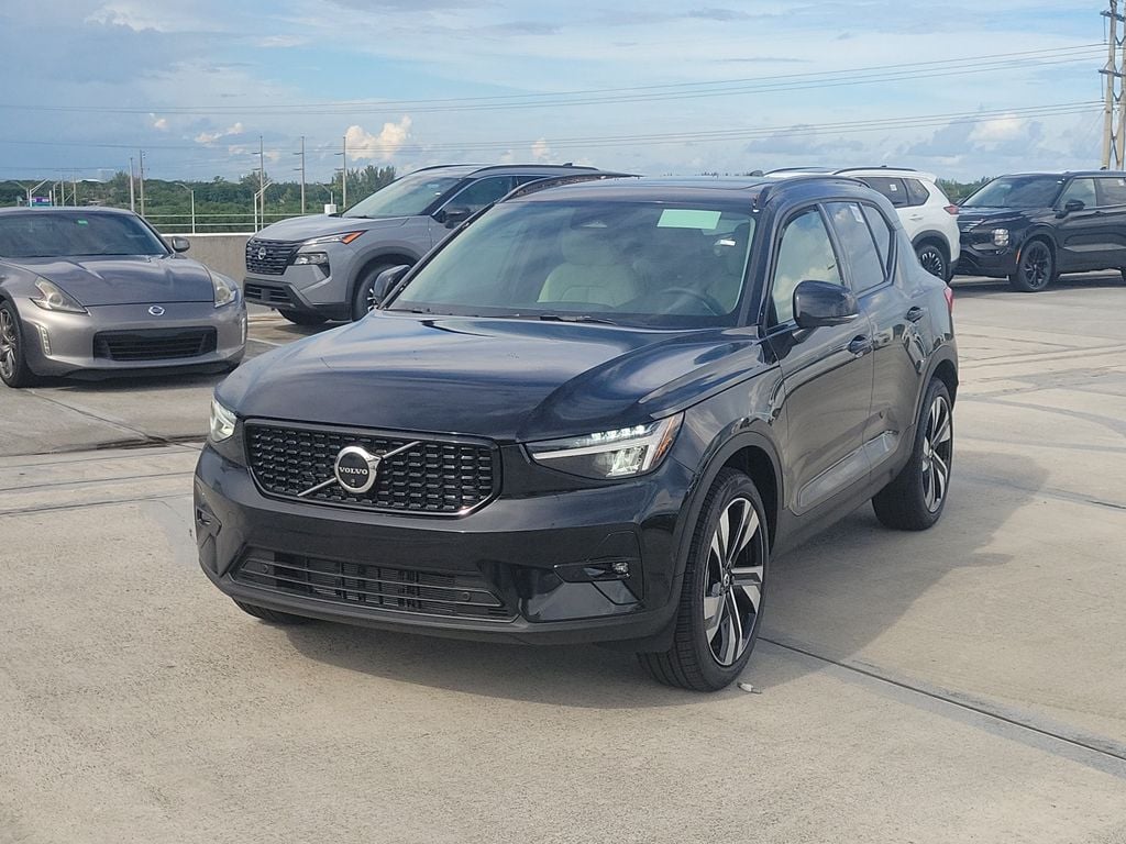 New 2026 Volvo XC40 B5 Plus SUV