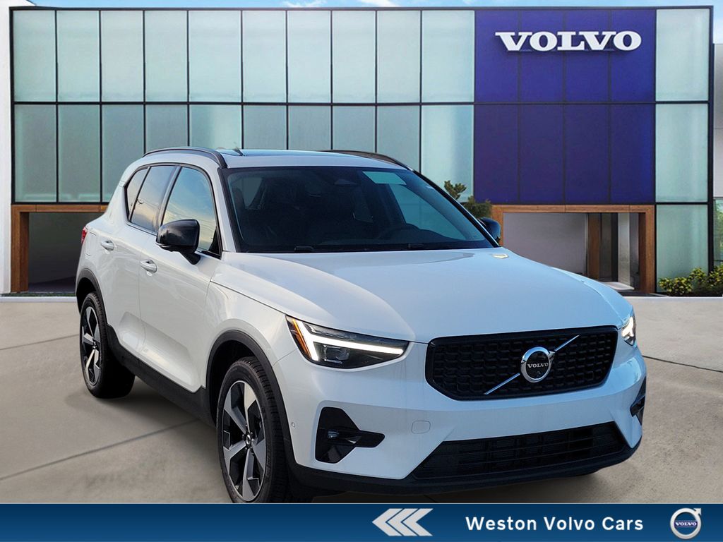 2026 Volvo XC40 B5 Plus AWD SUV T811895