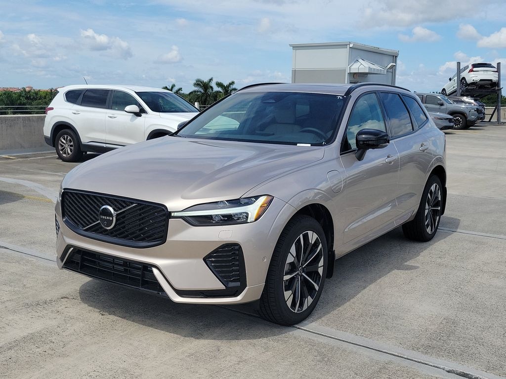 New 2026 Volvo XC60 plug-in hybrid T8 Plus SUV