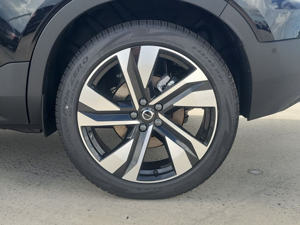 New 2026 Volvo XC40 B5 Plus SUV