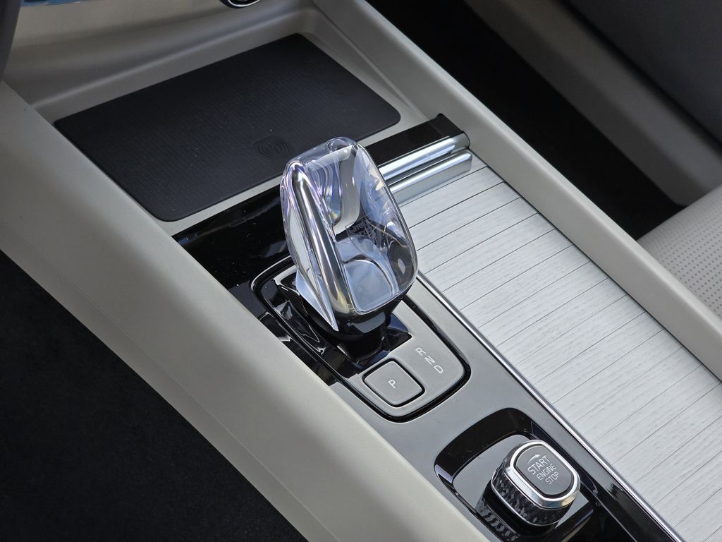 2026 Volvo XC60 Ultra - Photo 13