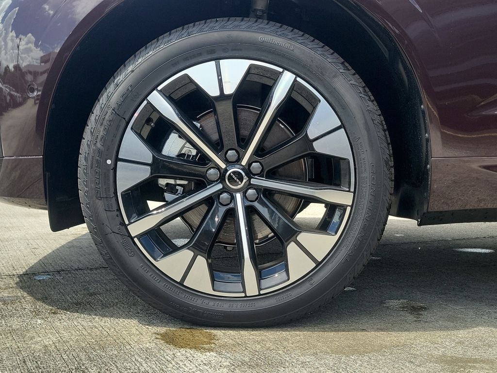 New 2026 Volvo XC60 B5 Plus SUV