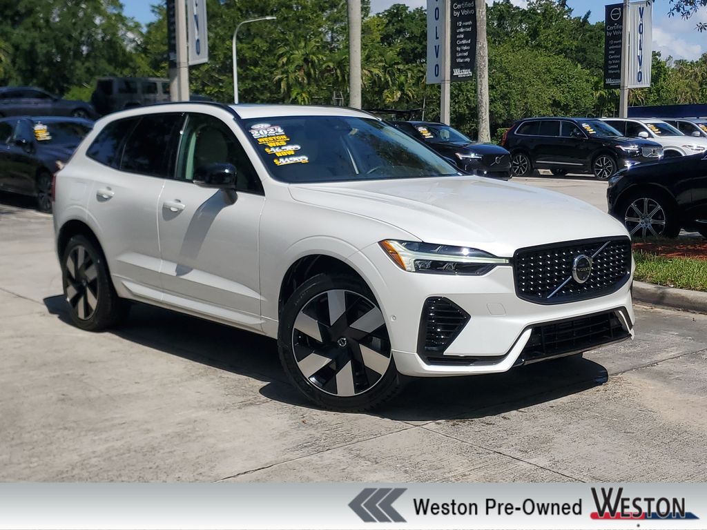 2024 Volvo XC60 Recharge Plug-In Hybrid T8 Plus Dark Theme SUV