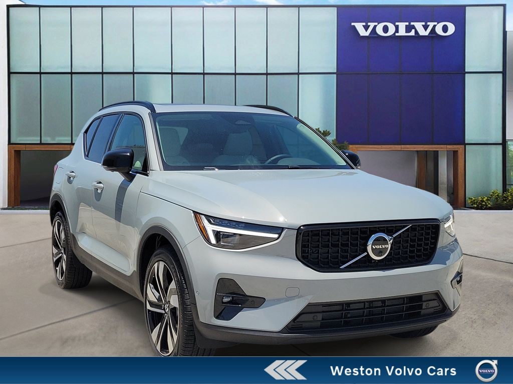 New 2026 Volvo XC40 B5 Ultra SUV