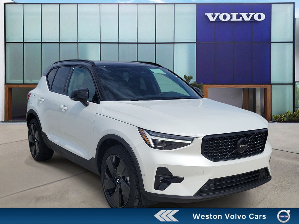 2026 Volvo XC40