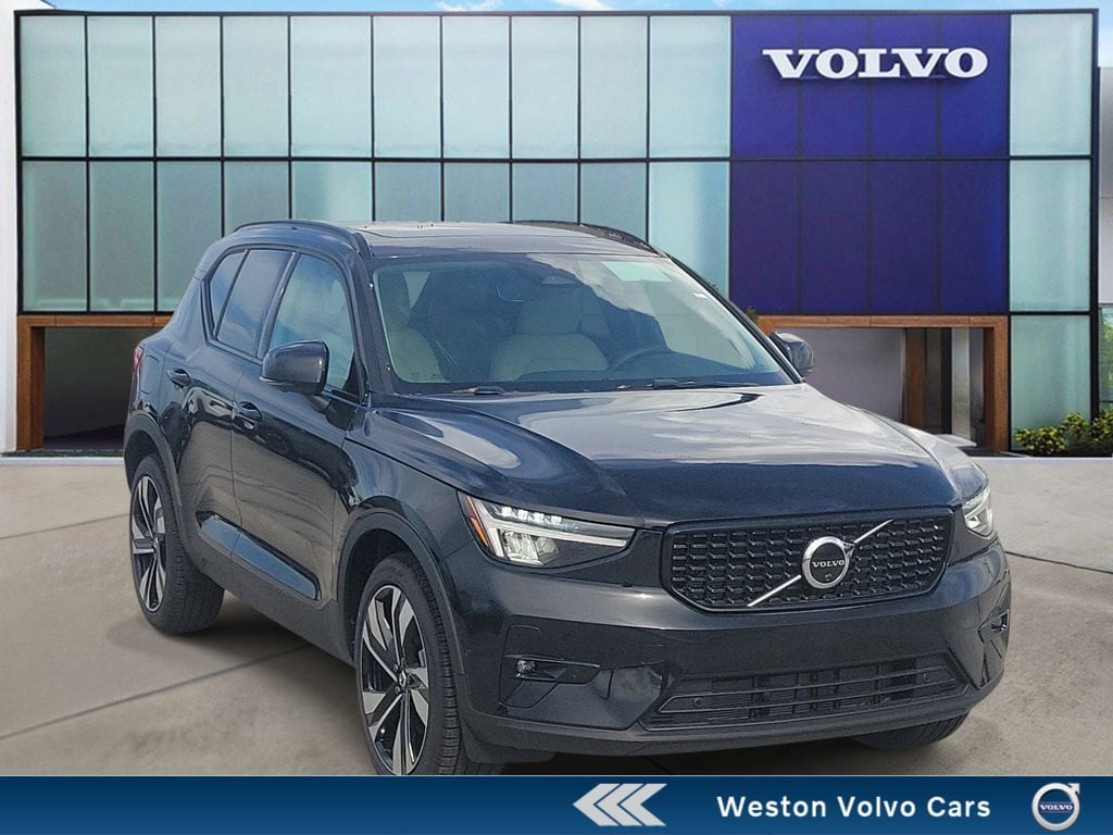 New 2026 Volvo XC40 B5 Plus SUV