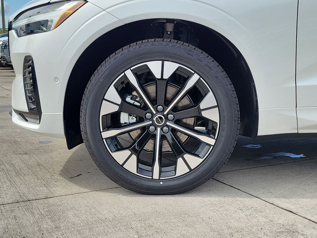 New 2026 Volvo XC60 B5 Plus SUV