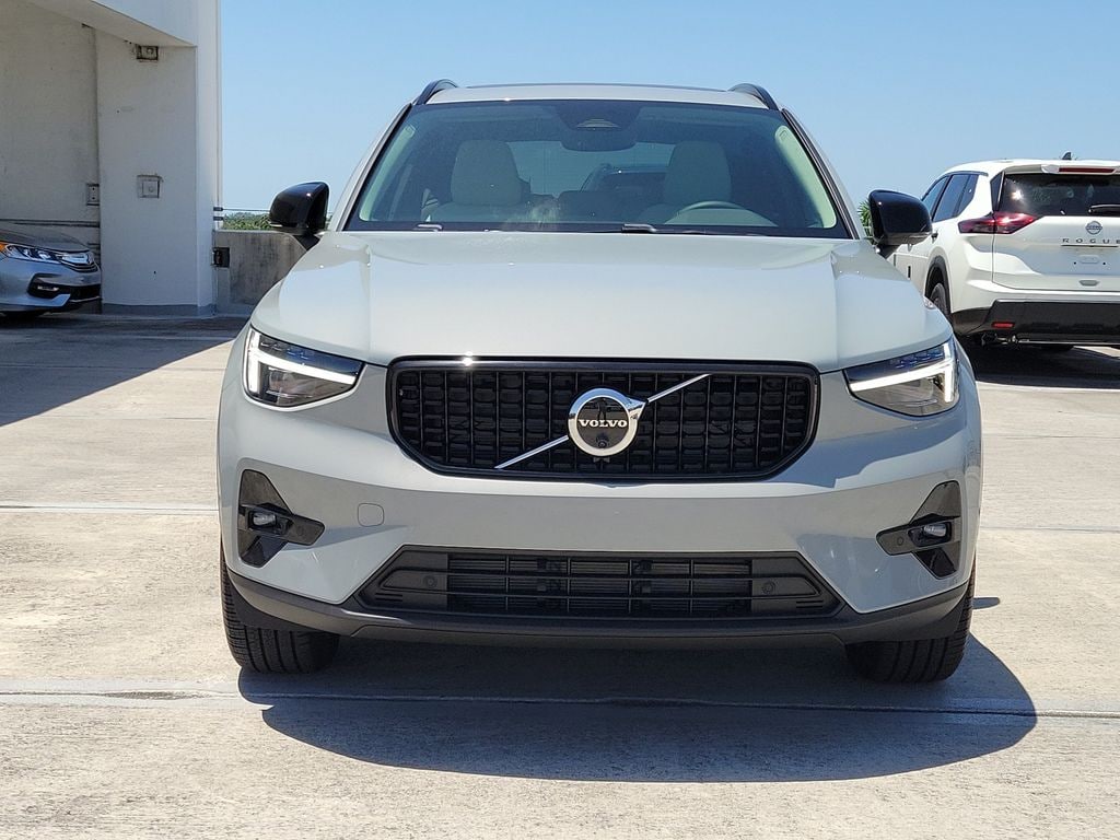 New 2026 Volvo XC40 B5 Ultra SUV