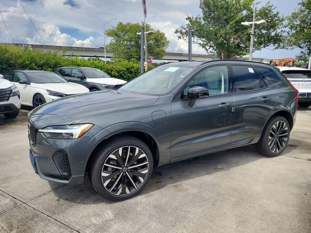 New 2026 Volvo XC60 plug-in hybrid T8 Ultra SUV