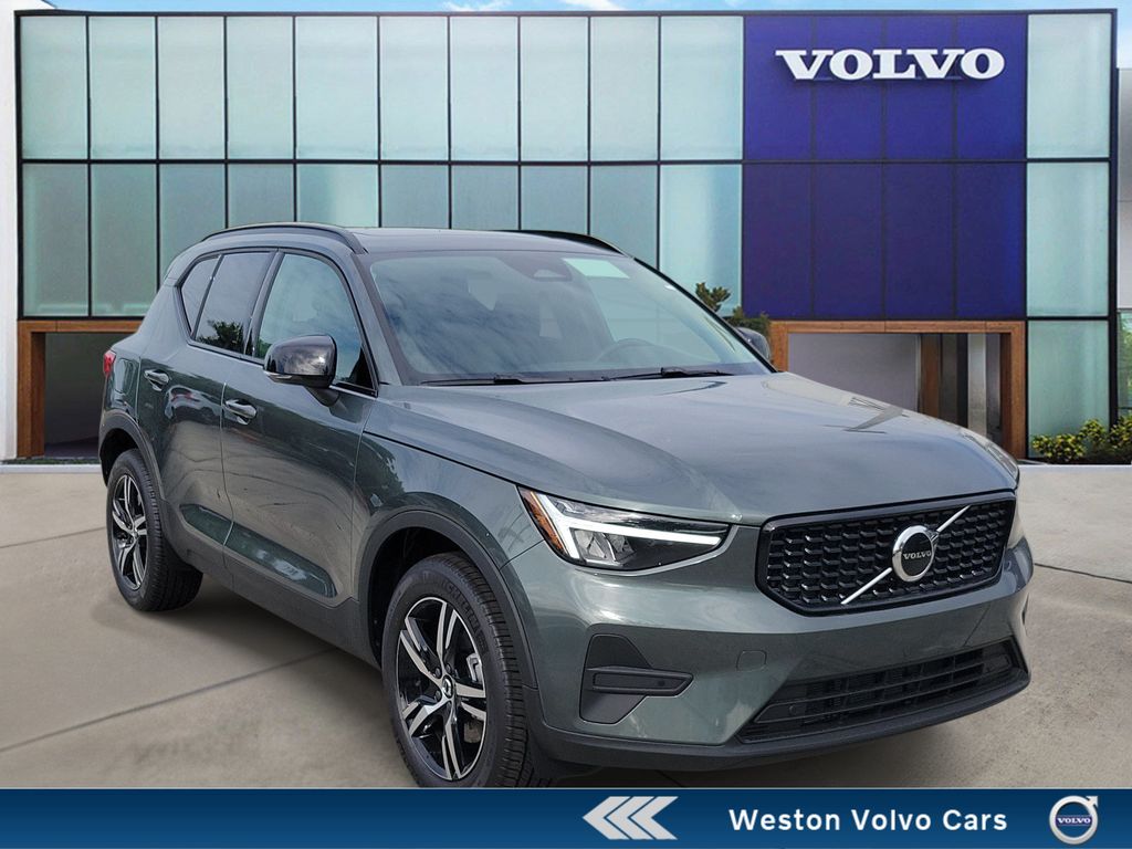 2026 Volvo XC40 B5 Core AWD SUV T806466
