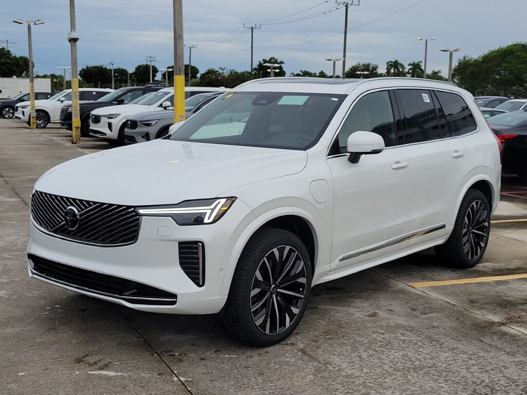 New 2027 Volvo XC90 plug-in hybrid T8 Plus 7-Seater SUV