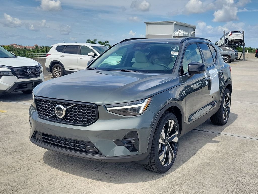 New 2026 Volvo XC40 B5 Plus SUV