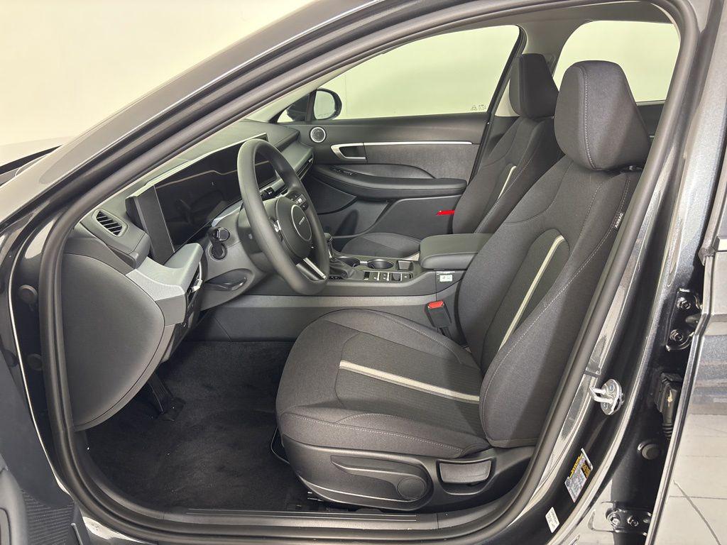 2026 Hyundai Sonata SE - Photo 15