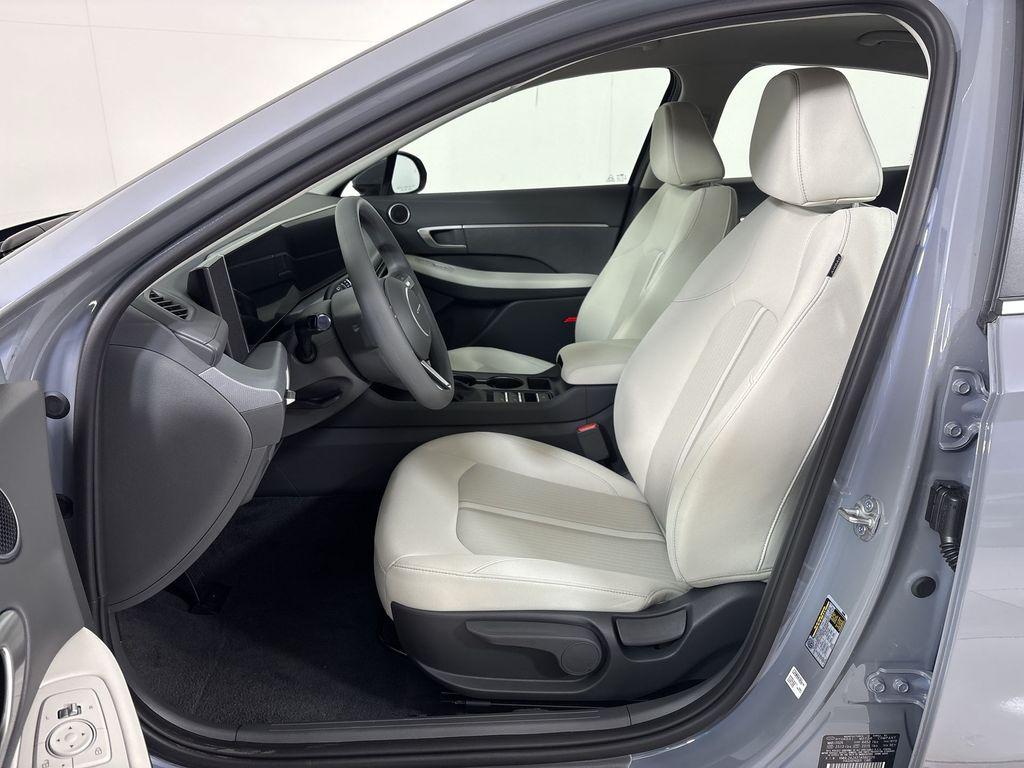 2026 Hyundai Sonata SE - Photo 13