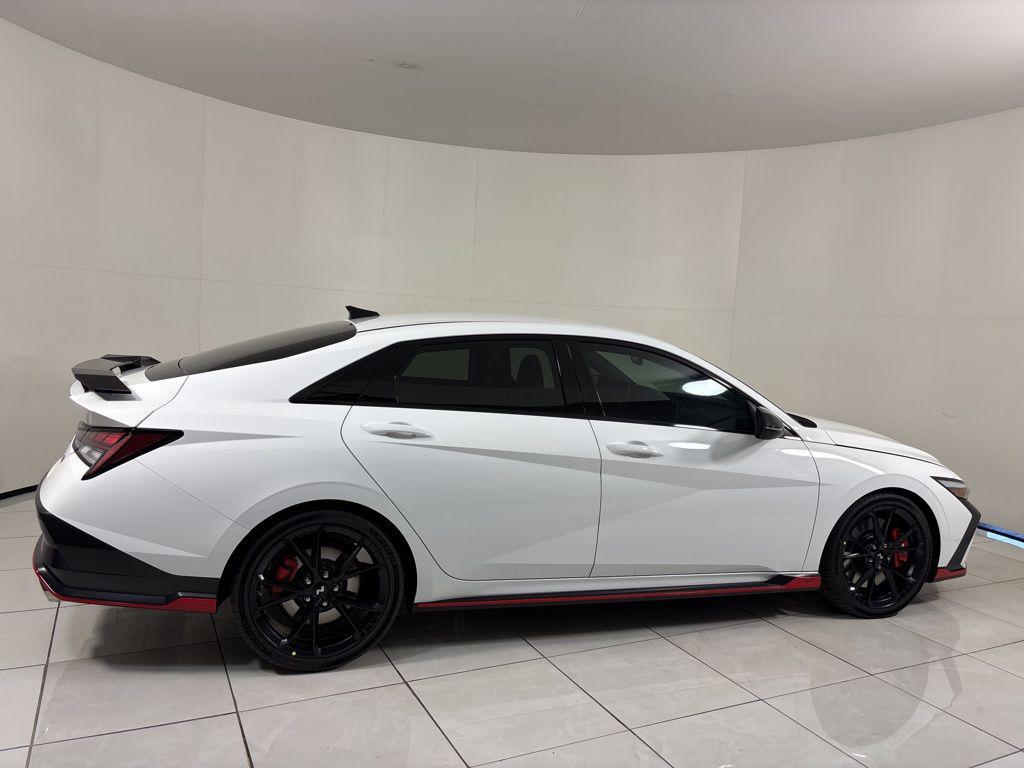 2026 Hyundai Elantra N - Photo 6