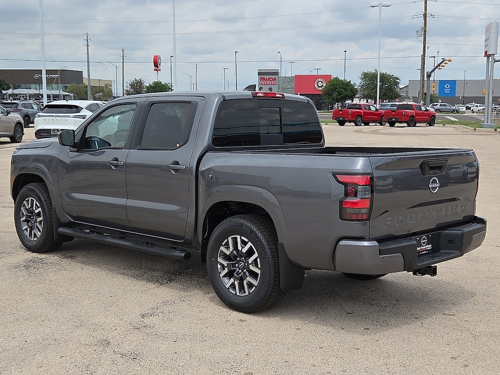 New 2026 Nissan Frontier SV 4x2 Crew Cab 5 ft. box 126 in. WB