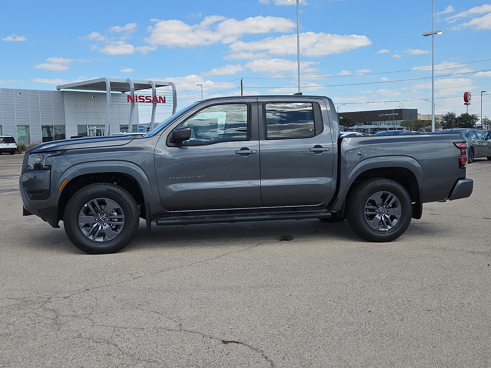 New 2027 Nissan Frontier SV 4x2 Crew Cab 5 ft. box 126 in. WB