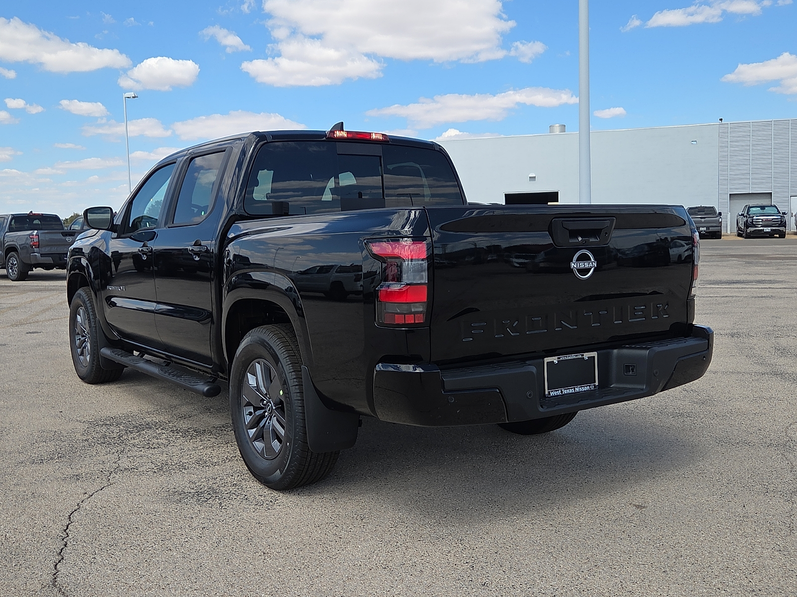 New 2027 Nissan Frontier SV 4x2 Crew Cab 5 ft. box 126 in. WB