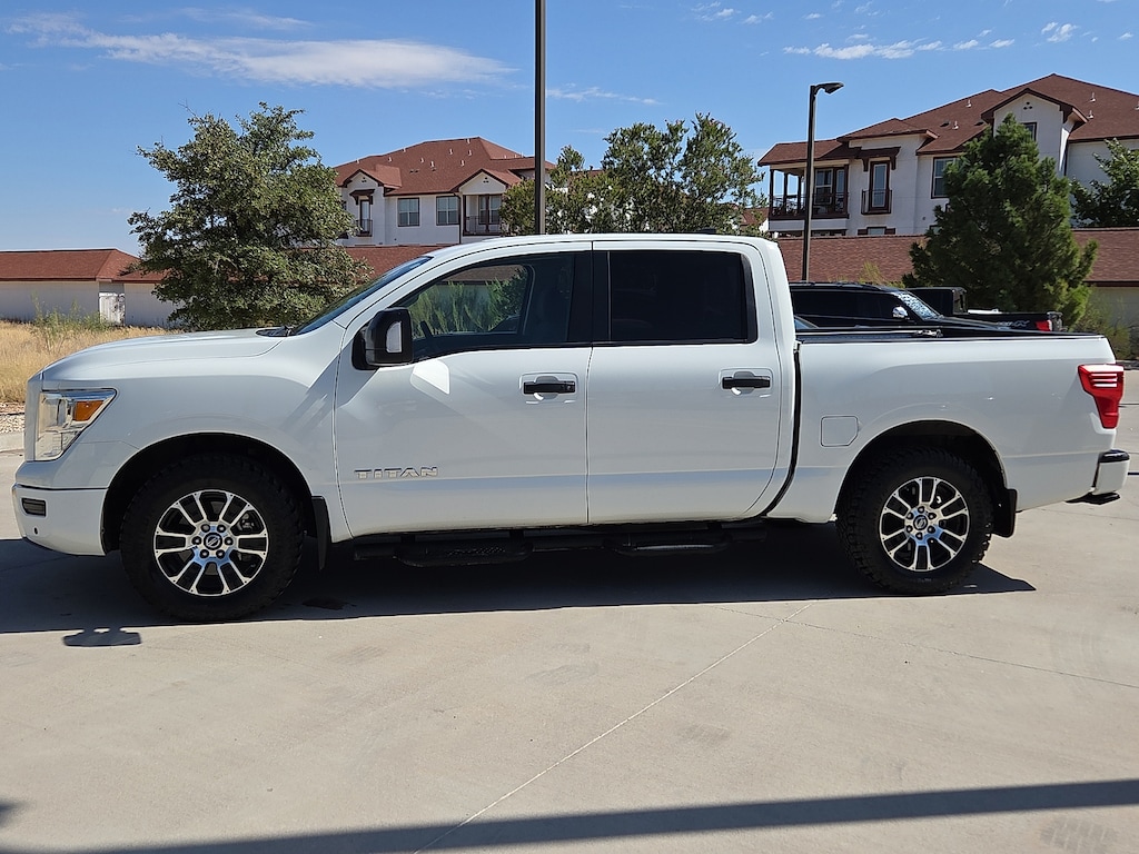 Used 2022 Nissan Titan SV (A9) 4x2 Crew Cab 5.5 ft. box 139.8 in. WB