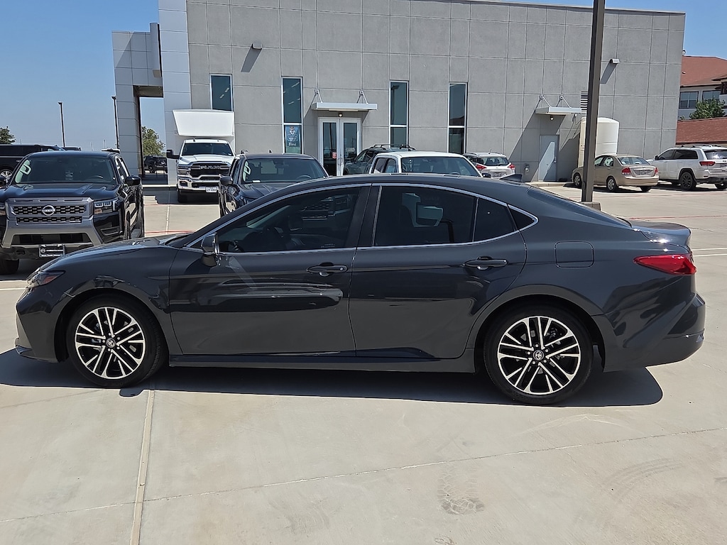Used 2025 Toyota Camry XLE