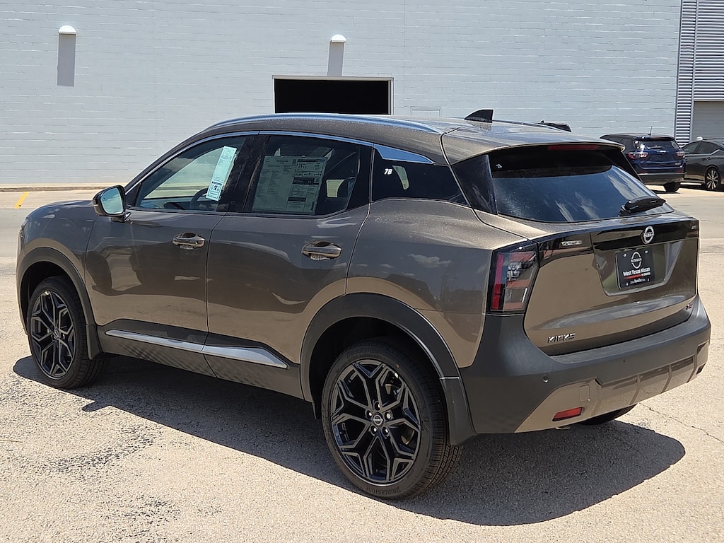 New 2026 Nissan Kicks SR Front-Wheel Drive
