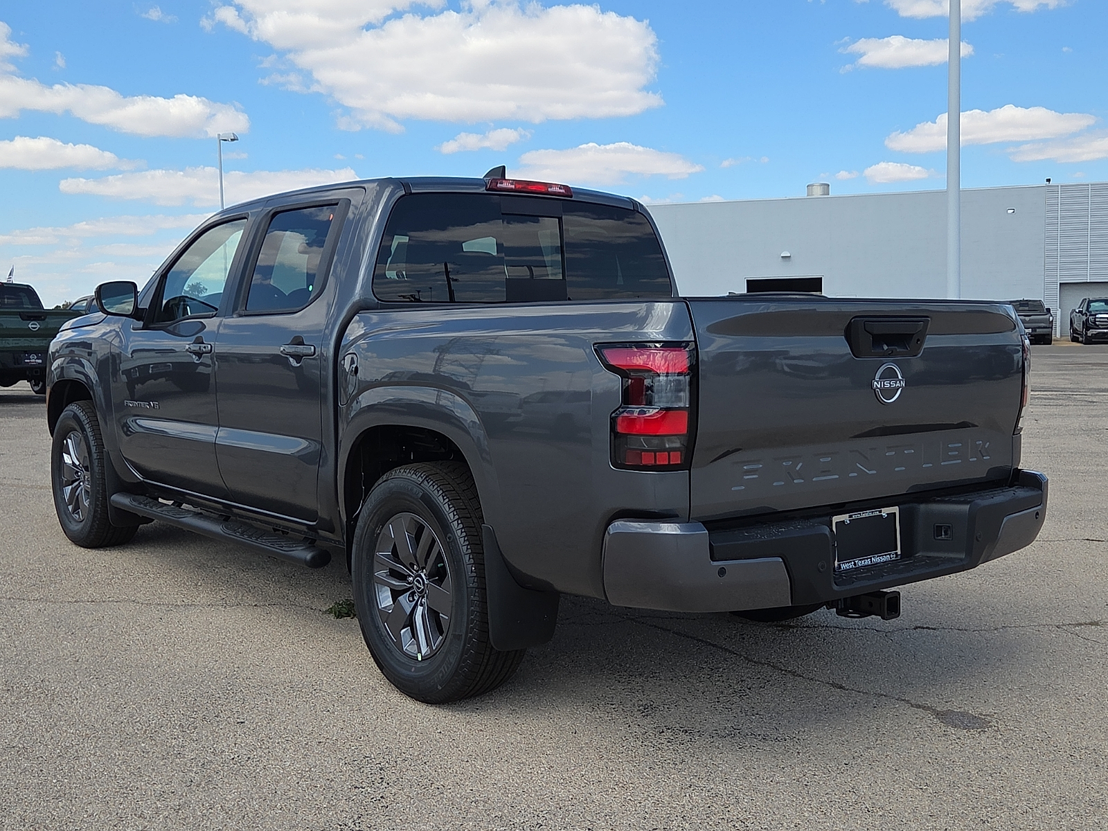 New 2027 Nissan Frontier SV 4x2 Crew Cab 5 ft. box 126 in. WB