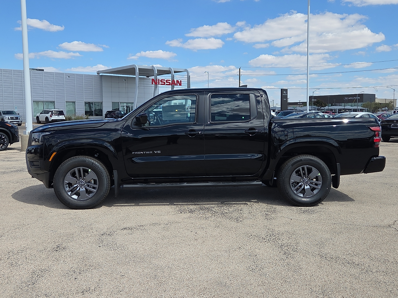 New 2027 Nissan Frontier SV 4x2 Crew Cab 5 ft. box 126 in. WB
