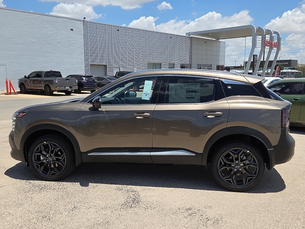 New 2026 Nissan Kicks SR Front-Wheel Drive